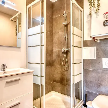 Le Basalte - Confortable Avec Parking Prive *